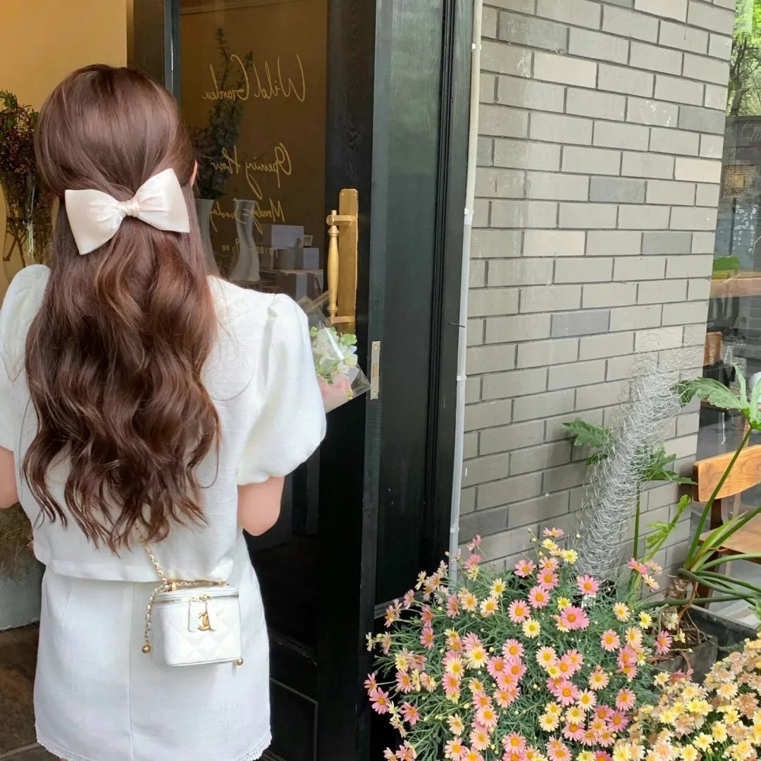 女跳水队员